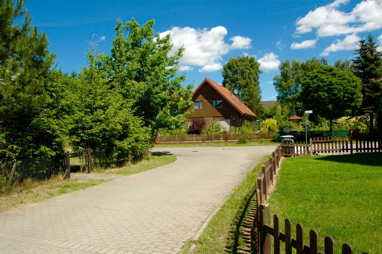 Anliegerstrasse Anliegerstrasse