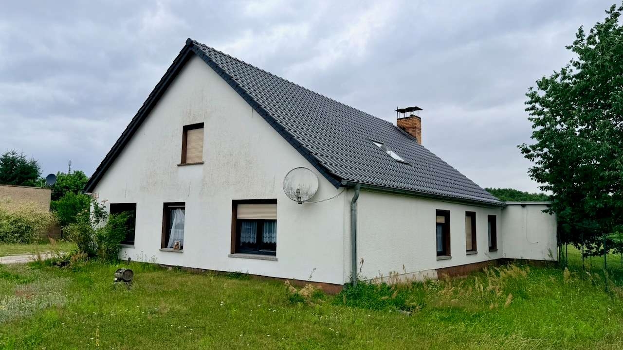Einfamilienhaus mit Scheune und viel Platz